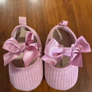 Lucky Brand Pink Bow Baby Shoes, Size 2